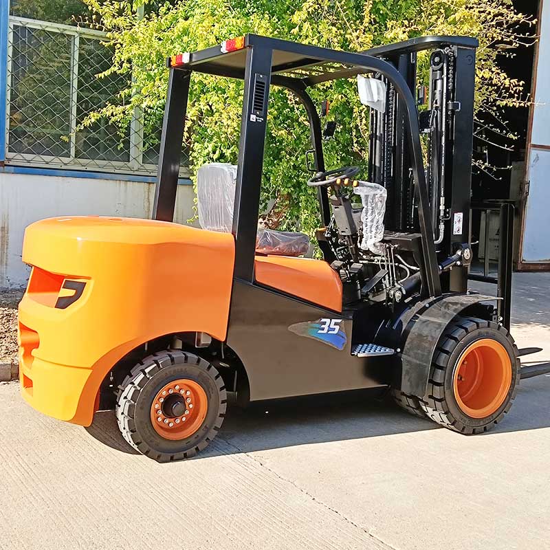 3.5-Ton Diesel Forklifts - Image 4